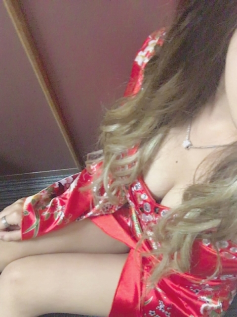 りり【密着ご奉仕キスイチャ娘】